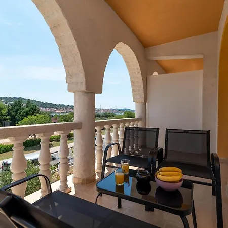 Apartament Slavisa *